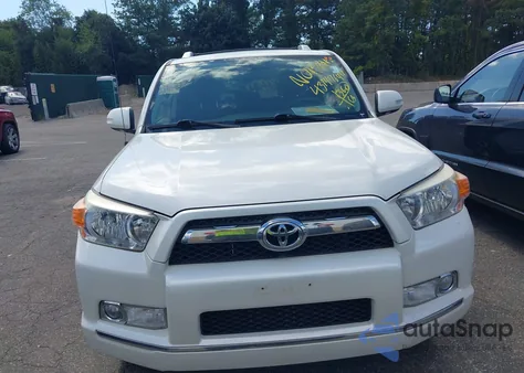2013 Toyota 4Runner Sr5 z USA, uszkodzony, nr VIN JTEBU5JR3D5130804